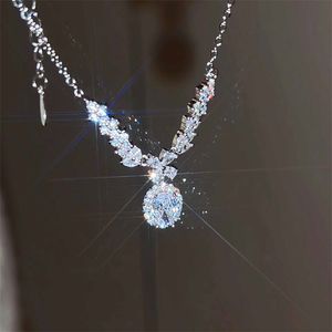 Ciondolo ali d'angelo Gioielli di lusso Argento sterling 925 Taglio ovale Topazio bianco CZ Diamanti Zirconi Pietre preziose Promessa per feste Collana clavicola da donna