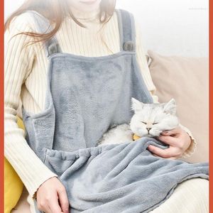 猫のキャリア灰色の服が粘着性ホルダーキャリアエプロンベルベットペットの眠っている胸のポケットを保持する