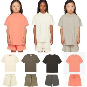 ESSキッズTシャツショーツセット幼児の女の子の男の子の服セット幼児レッドブラックユースデザイナーファッションTシャツとショート