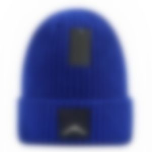 2024 NYA BRANDA BEANIE MED POM POM Luxury Beanies Hip Hop Snapback Sport Hatts Custom Sticked Cap Snapbacks broderi mjuka varma flickor pojkar skuiller mössa