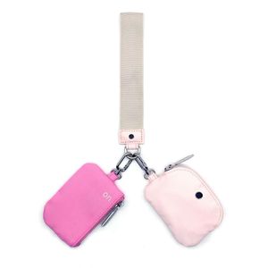 Bilek Debriyaj Keychain Yoga Spor Salonu Mini Tasarımcı Çanta Söndürülebilir fermuar sargısı, bilek koruması cüzdan taşınabilir madeni para çantası pink33