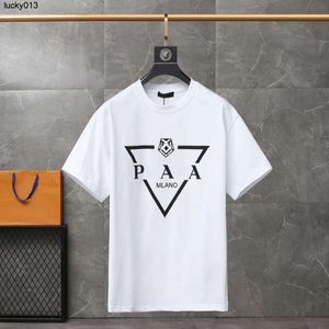 Mens t Shirts Designer Shirt Men Short Sleeved Tees Summer Casual Round Neck Letter Printed Fashion Pure Cotton Breathable Sweat Absorbing Clothing