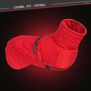 犬のアパレル冬のコートウォームフリースライニングジャケット犬用風車反射ストライプ調整可能なハーネスベストソフトペットオーバーオーズレッド