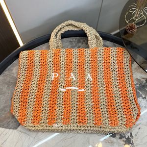 Summer Beach Woven Bag Designer Tote Bag Womens hobo mode axelpåsar stor kapacitet mesh ihåliga vävda halmhandväskor