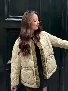 Parkas Casual Tasche Quilten Baumwolle Mantel Für Frauen O Hals Langarm Kontrast Warme Jacke 2023 Winter Taste Gepolsterte Mäntel