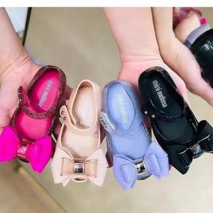 Mini Melissa Retro Design Summer Sandals Girl Fashion PVC Bowknot Jelly Shoes Kids Classical Princess Spring Dress Shoes HMI105 240222