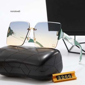 Klassische Marke Retro Frauen Rechteck Sonnenbrille Designer Brillen Gold Metall Rahmen Spiegel Sonnenbrille Männer Randlose 2024 Geschenk AA