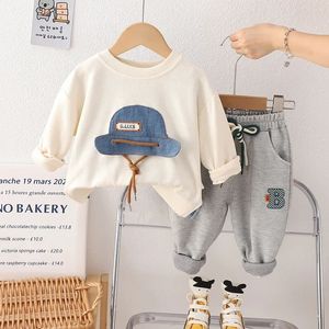 Insieme dei vestiti del neonato camicia sportiva per bambini dei cartoni animati + pantaloni set da 2 pezzi 2024 abbigliamento da pista per bambini primavera/estate 240225