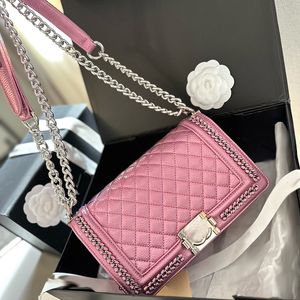 Boy Designer Womens Shoulder Bag 25cm Gradient Leather Diamond Hardware Metal Buckle Luxury Handbag Matelasse Chain Crossbody Bag Makeup Bag Purse Fashion Påsar