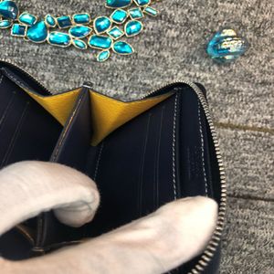 2020 Ny toppkvalitet Paris Style Men Women Key Bag Fashion Korean Short Zip Wallet Compact Coin Purse Card Position Elegant Gy Wal240m