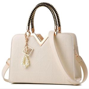 2021 Kadın Çanta Deri Totes Çanta Üst Saplı Nakış Crossbody Bag Omuz Lady Basit Stil El Çantaları269T