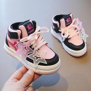 Весенне-осенние высокие кроссовки из искусственной кожи, нескользящая повседневная обувь для детей, спортивная обувь для девочек, детская 2024, удобная уличная модная детская прогулочная обувь, размер 21-32