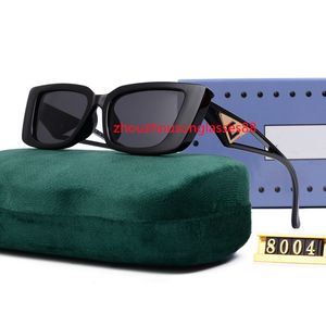 Luxuriöse Designer-Sonnenbrille für Damen, modische Attitude-Sonnenbrille mit UV400-Schutz, quadratisches Vollformat, goldfarben plattiert, seitliches Logo, goldene Sonnenbrille, neu, mit Box 8004