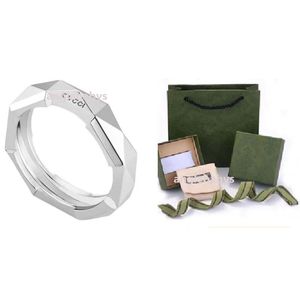 Projektant Pierścień Spring Fashion Luksusowy tytan stalowy złoty pierścionek damski Walentynki Prezent biżuterii