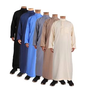Muslim Islamiska kläder Mens Arab Robe Arab Vintage Långärmad män Thobe Robe Loose Dubai Saudi Arab 240220