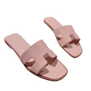 2024 Ny stil Summer Best Quality Designer Sandal Outwear Leisure Vacation Slides Beach Flat Slippers Fashion äkta läderskor för kvinnor