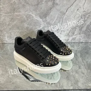 2024 Luxurys Women Men Casual Shoes Designer Running Sneakers Cool Grey white Green Black Silver Mens Trainers Leather Fashion Breathable Trainer xsd221123