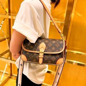 Designer Bags Shoulder Bag Totes Luxury old Flower Diane Baguette Handbag lvities Women Handbags Large-Capacity Canvas Strap Colorful