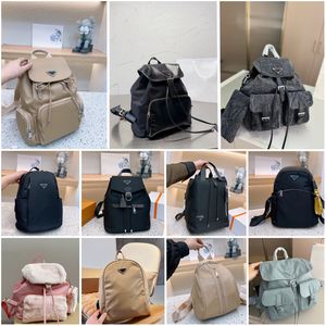 Mochila de designer quente Homens e mulheres Mochila de viagem Mochila elegante Fivela clássica Zíper aberto e fechado Mochila de lona de nylon Bolsa escolar de luxo