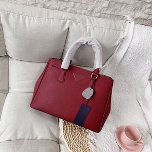 Gazet klasik çanta bayan katil çanta çapraz desen çantaları kadınlar çanta çanta gerçek deri debriyaj kayış crossbody totes255f