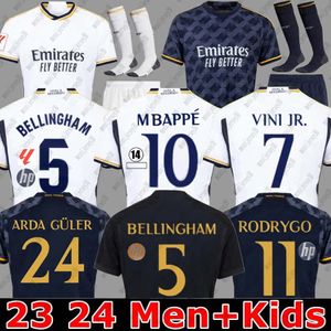 Bellingham Vini Jr Soccer Jerseys Mbappe Tchouameni 2023 2024フットボールシャツレアルマドリーズカマビンガロドリゴモドリックカミゼタスメンキッズキットユニフォームファン