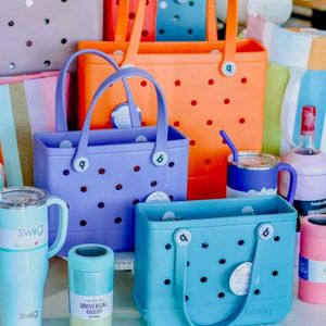 حقائب مصممة فاخرة جوفاء خارج Bogg Beach Bags كتف حقيبة حمل نسائية سلة PVC البلاستيك السفر عبر الجسم الصال