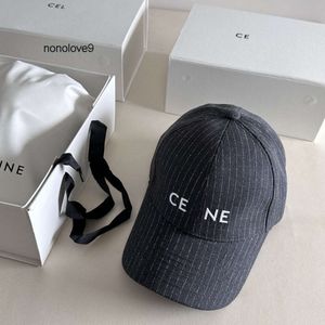 2024 Ny Luxury Baseball Cap Designer Hat Caps Casquette Luxe Unisex Solid Geometric Print Fonded Farm Canvas med män Dust Bag Snapback Fashion Sunlight