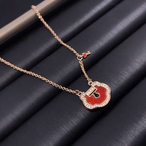 mcqeen designer Qeelins luxury jewelry Red Agate Auspicious Ruyi Lock Necklace v Gold Inlaid with Red Jade Marrow Collar Chain Elegant and Simple Jewelry Pendant