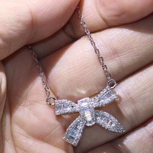 Ny ankomst Original Brand New Infinity Luxury Jewelry 925 Sterling Silver Princess Cut White Topaz Diamond Lucky Chain Bow Pendan2144