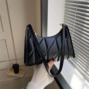 Trendy Women Omuz Çantası PU Deri Under Under Under Under Under Under Undertor Bag Düz Renk Çantaları Boş Çantalar Moda Fermuar Debriyaj