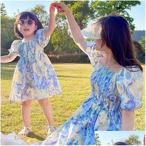 Dopasowanie rodzinne stroje matka i córka równa sukienka 2023 strój Baby Floral Sukienki w stylu francuskim Dziewczyny Ubranie 230619 Dhapx