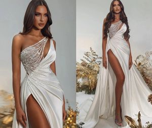 Luxury Mermaid Evening Pageant Dress One Shoulder Pärlade veck Sid Prom Formell klänningar Födelsedagsstil Robe de Soiree Custom Made Made