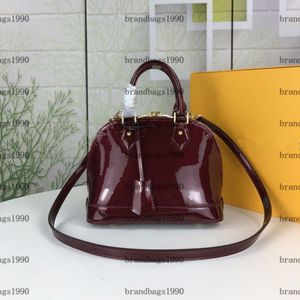 Genuine Patent Leather Women Shell bag Classic BB Lady Purse Shoulder Bags with Lock Fashion Handbags Cross Body Totes M91606246e