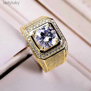 Solitaire Ring Full Diamond Shining Men's Ring Large Naked Diamond Set with Zircon Imitation Mosang Diamond Engagement Wedding Ring 240226