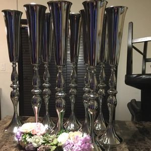 Decorazione della navata nuziale, candeliere in oro, candelabri, fondale in nastro, palco per matrimoni, fioriere, forniture per matrimoni, nastro, pilastro, corridoio, piedistallo in argento