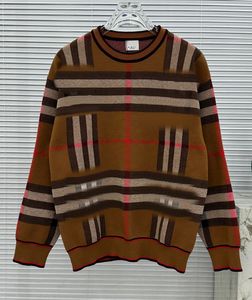 2024 Erkek Tasarımcı Marka Sweaters Retro Klasik Moda Damalı Çift Katmanlı Jacquard Erkek Kazak Mektup Nakış Yuvarlak Boyun Konforlu Jumper Üstler