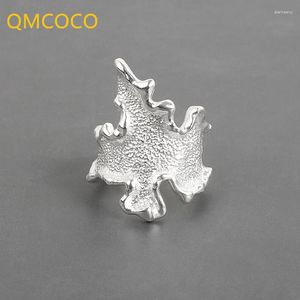 Cluster Ringe QMCOCO Silber Farbe 2024 Trendy Geometrie Irregula Muster Hand Offene Verstellbare Ring Für Frau Einfache Vintage Schmuck Geschenke