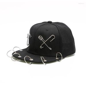 Top Caps Punk Style Siyah Ebeveyn-Çocuk Hip Hop Şapkaları Trend Pin Perçin Püskül Beyzbol Erkekler Kadın Sokak Moda Şovu Gündelik2033