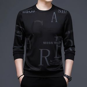 Browon Spring Autumn Black Tシャツの男性長袖襟ファッショントレンドレタープリントスリムTシャツのストリートウェア240219