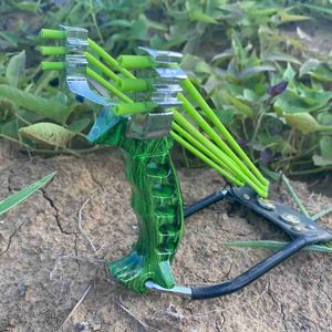 Hunting Slingshots Green Strong Fishing Slingshot with Wrist Rest Outdoor Hunting Metall Material Sling Shot Rubber Band Darts Flashlight Package YQ240226