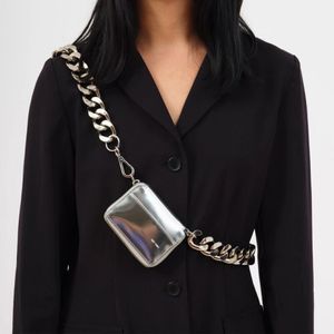 Kobiety 2022 NOWA KARA Grube metalowa torba łańcuchowa czarny portreta rowerowa torebki na ramię Mini małe worki na piersi