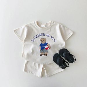 2023韓国の男の子の服セット子供夏服の漫画ベアTシャツ+ショートパンツ2ピースセット新生児少年と女の子の服240225