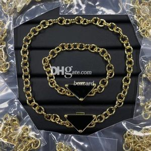 Dreieck Metall Halsketten Armbänder Sets Luxus Gold Kette Armband Sets Halskette Sets mit Box Geburtstagsgeschenk