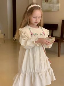 Spring Girls Embroidered Dress 2023 Autumn French Lace and Bubble Sleeves Countryside Baby Princess Children Clothing 240223