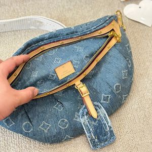 Borsa a tracolla con cerniera classica con fiori in denim blu Borsa a tracolla con cerniera Borsa a tracolla da uomo con portafoglio