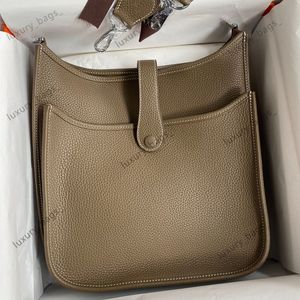 Axelväska mode mjuk läder väska kvinnlig messenger handväska lyx kvinnor avslappnad tote 29 cm rent handgjorda perforerade 10a togo cowhide läder ff tote designer