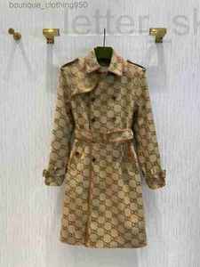 24SS Designer Women's Trench Coats عالي الجودة النساء اللباس كلاسيكي جاكارد النسيج الطاشية الطويلة طويلة الأكمام المخصصة زر كارديجان حزام ضئيلة