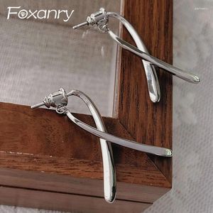 Kolczyki Dangle Foxanry Lines skrzyżowane geometryczne kropla dla kobiet Para Kreatywna minimalistyczna elegancka ręcznie robiona imprezowa biżuteria Hurtowa