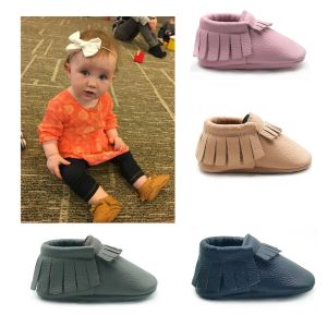 Outdoor Baby Moccasins Sofe Sole Skórzane buty łóżeczko Pierwsze Walker Botki dla chłopców i dziewcząt Prewalk Crawling Slipper