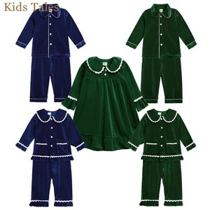 Barn Baby Boys Girls Velvet Christmas Matching Family Pyjamas Set Long Sleeve Father Mother Children Topspants PJS Sleepwear 240219
